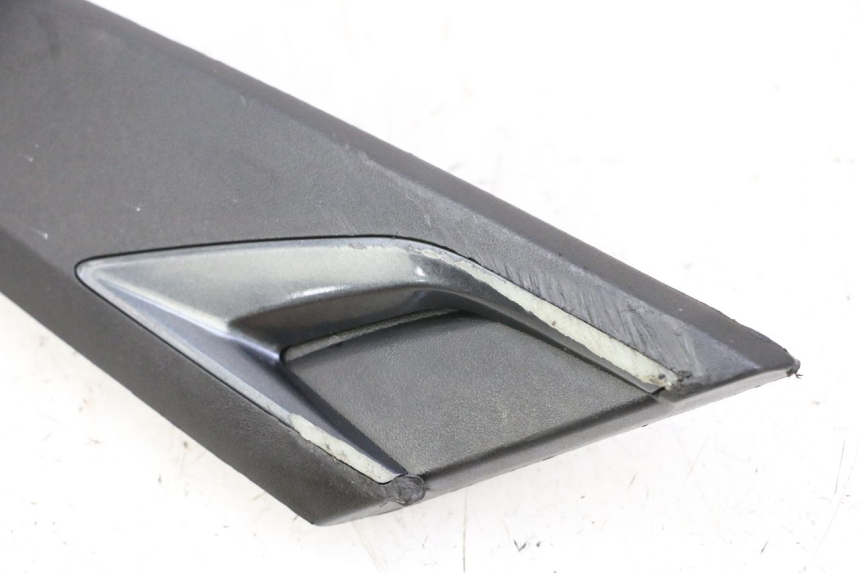 photo de FLANC LATERAL AVANT GAUCHE APRILIA SXR 50 (2021 - 2023)