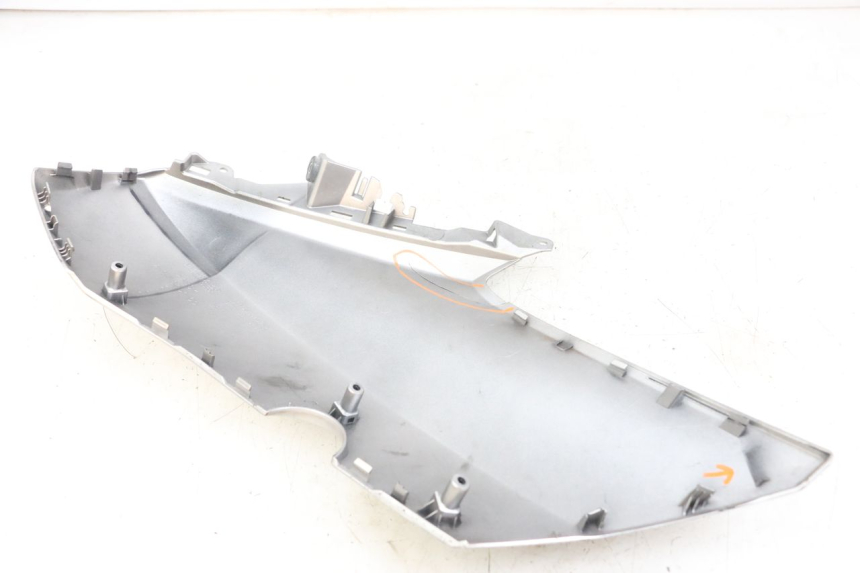 photo de FLANC LATERAL AVANT GAUCHE YAMAHA XMAX X-MAX ABS 125 (2017 - 2020)