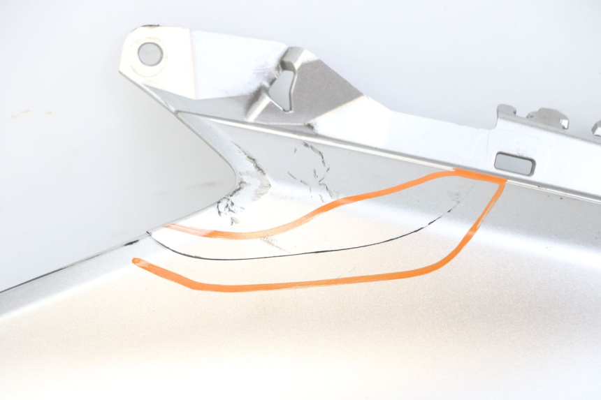 photo de FLANC LATERAL AVANT GAUCHE YAMAHA XMAX X-MAX ABS 125 (2017 - 2020)