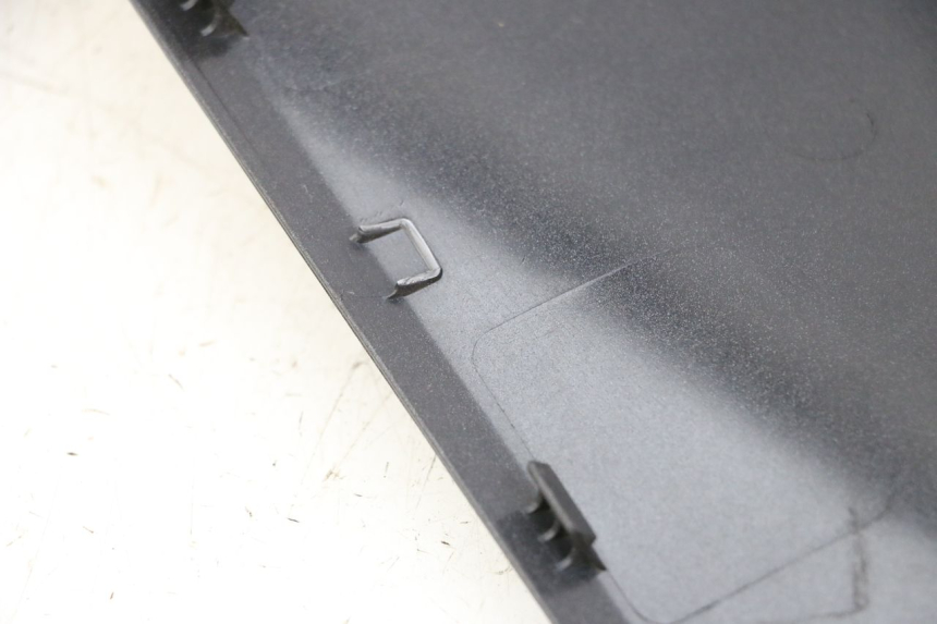 photo de FLANC LATERAL AVANT GAUCHE YAMAHA XMAX X-MAX 125 (2021 - 2025)