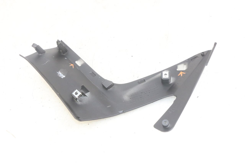 photo de FLANC LATERAL AVANT GAUCHE YAMAHA X-MAX XMAX 125 (2010 - 2014)