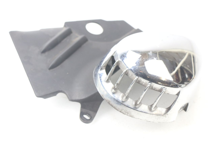 photo de FLANC LATERAL AVANT GAUCHE YAMAHA YBR CUSTOM 125 (2008 - 2010) - Gros plan technique