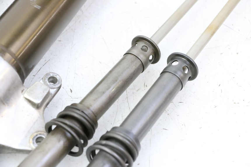 photo de FOURREAU FOURCHE HONDA CBR RR FIREBLADE 900 (1992 - 1994)