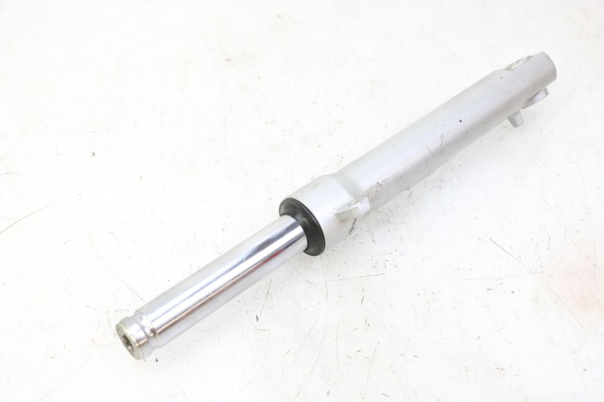 photo de FOURREAU FOURCHE DROIT PEUGEOT KISBEE 4T 50 (2018 - 2022)