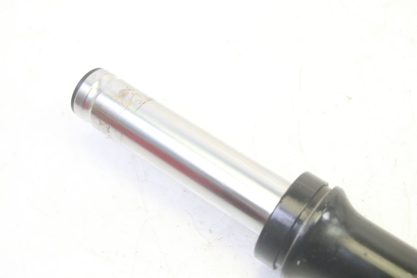 photo de FOURREAU FOURCHE GAUCHE SYM FIDDLE 3 III 125 (2014 - 2020) - Détail de la pièce