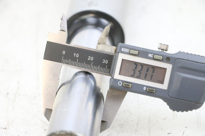 photo de FOURREAU FOURCHE GAUCHE PIAGGIO FLY 4T 50 (2013 - 2017) - Détail de la pièce