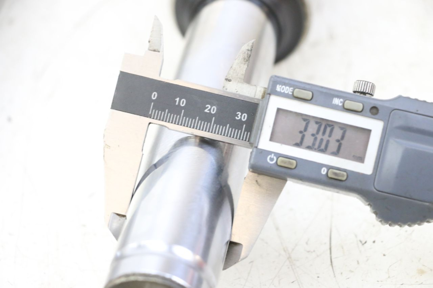 photo de FOURREAU FOURCHE HONDA NES AROBASE 125 (2000 - 2003)