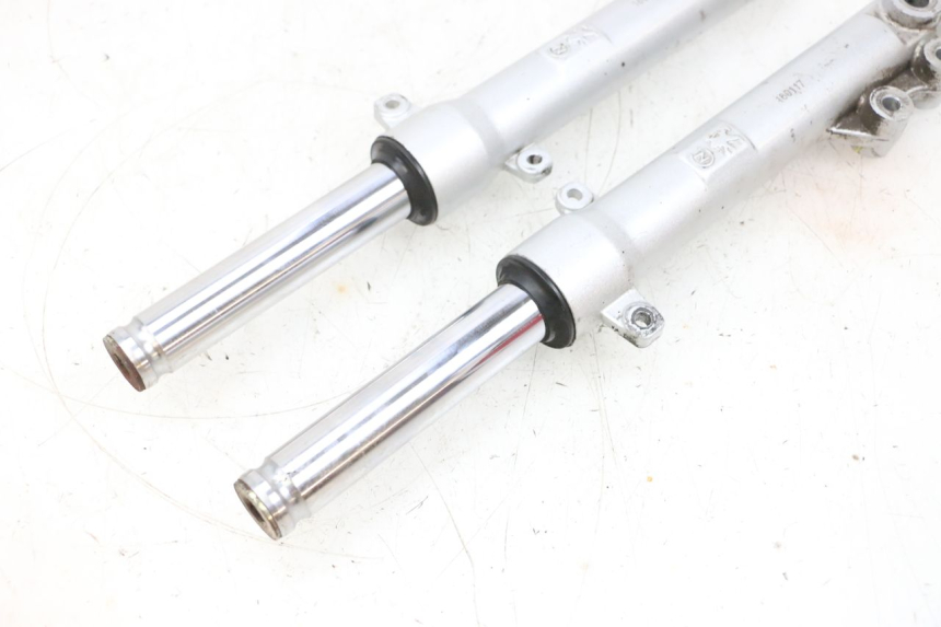 photo de FOURREAU FOURCHE PEUGEOT KISBEE 2T 50 (2010 - 2017) - Autre angle de vue