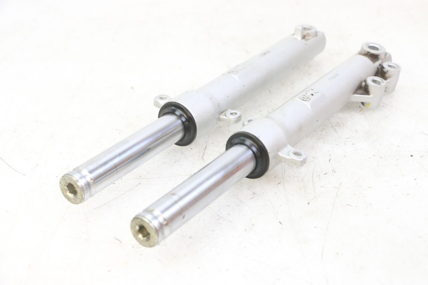 photo de FOURREAU FOURCHE PEUGEOT KISBEE 4T 50 (2010 - 2017)