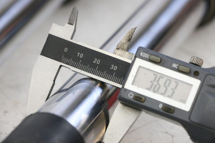 photo de FOURREAU FOURCHE BMW R GS 1250 (2021 - 2024) - Détail de la pièce