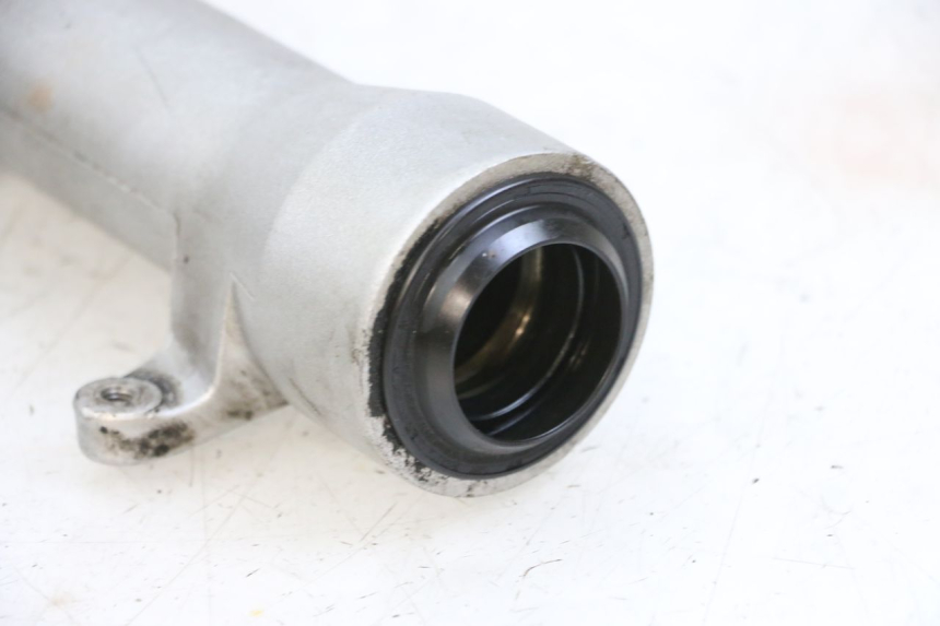 photo de FOURREAU FOURCHE PIAGGIO X8 125 (2004 - 2007) - Gros plan technique