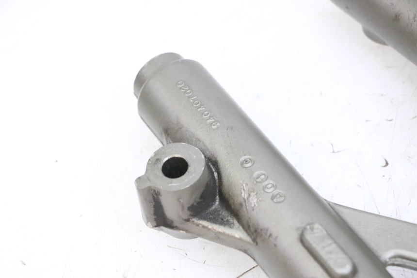 photo de FOURREAU FOURCHE YAMAHA YP MAJESTY 125 (2002 - 2006) - Marquages et références