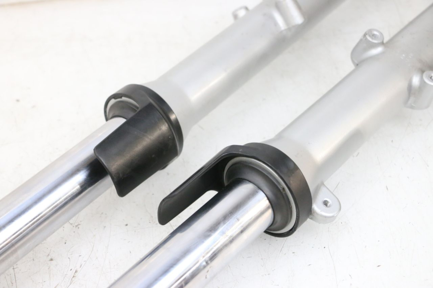 photo de FOURREAU FOURCHE KAWASAKI ZR 7 750 (1999 - 2001) - Marquages et références