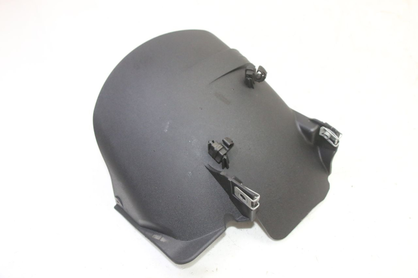 photo de GARDE BOUE ARRIERE PIAGGIO MP3 HPE 310 (2024 - 2025)