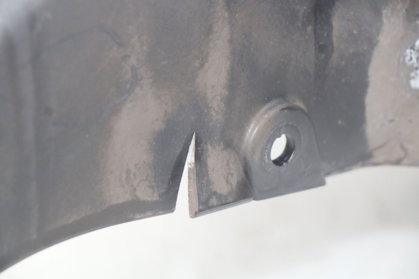 photo de GARDE BOUE AVANT SUZUKI BURGMAN 125 (2007 - 2014)