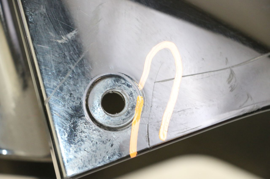 photo de GARDE BOUE AVANT SUZUKI BURGMAN 125 (2007 - 2014)