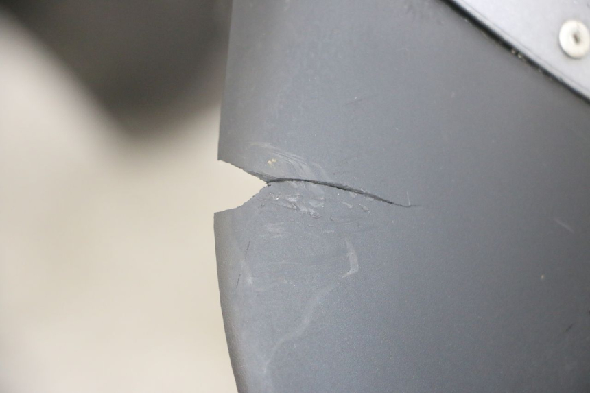 photo de GARDE BOUE AVANT SUZUKI BURGMAN 650 (2013 - 2020)