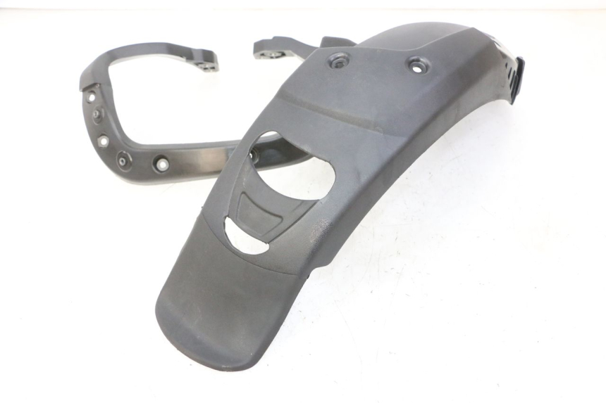 photo de GARDE BOUE AVANT PIAGGIO MP3 HPE 310 (2024 - 2025)