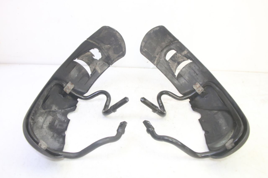 photo de GARDE BOUE AVANT PIAGGIO MP3 HPE 350 (2018 - 2020) - Pièce contrôlée