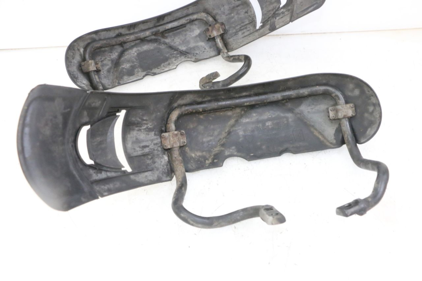 photo de GARDE BOUE AVANT PIAGGIO MP3 LT 300 (2010 - 2016)