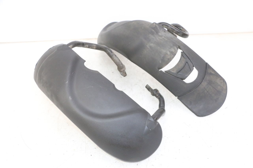 photo de GARDE BOUE AVANT PIAGGIO MP3 LT 300 (2010 - 2016)