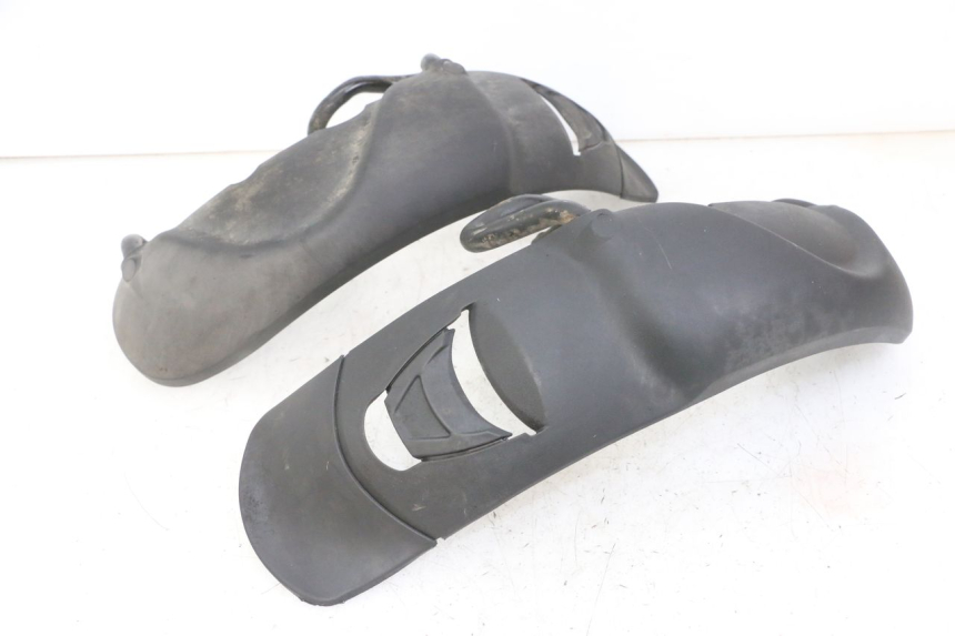 photo de GARDE BOUE AVANT PIAGGIO MP3 LT 300 (2010 - 2016)