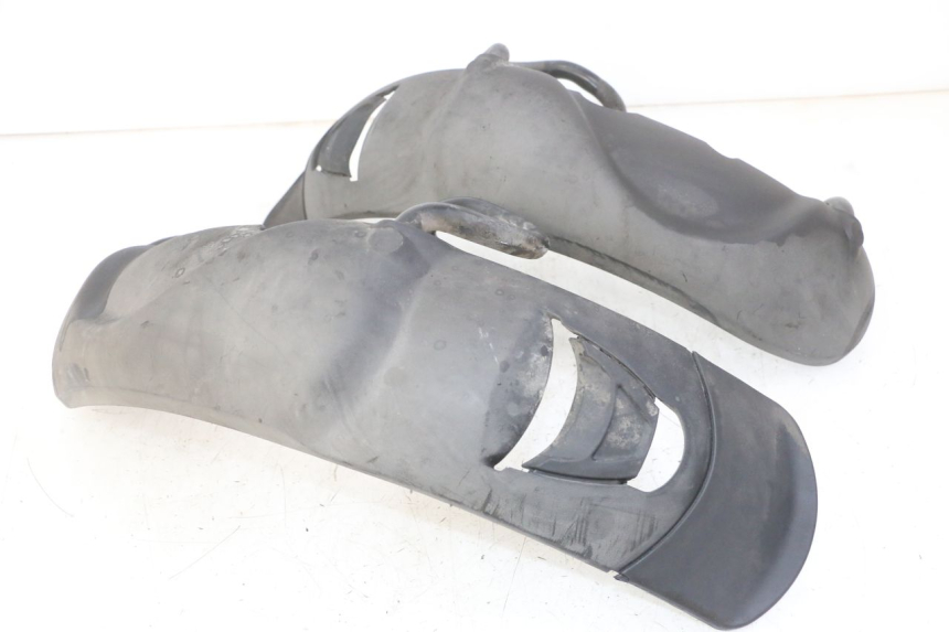 photo de GARDE BOUE AVANT PIAGGIO MP3 LT 300 (2010 - 2016)