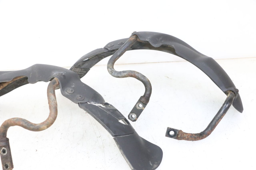 photo de GARDE BOUE AVANT PIAGGIO MP3 RL 250 (2007 - 2010)