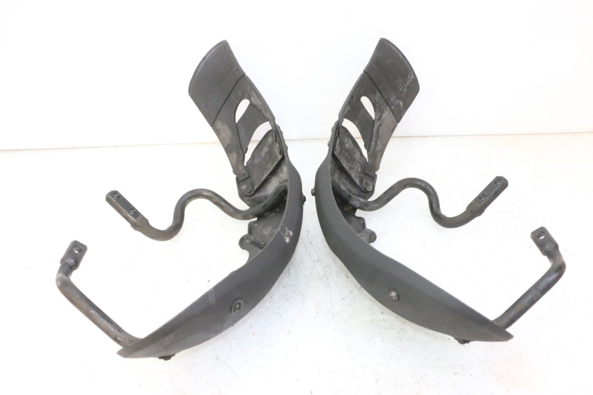 photo de GARDE BOUE AVANT PIAGGIO MP3 125 (2006 - 2014)