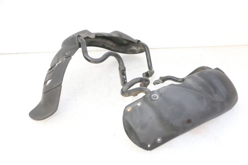 photo de GARDE BOUE AVANT PIAGGIO MP3 RL 250 (2007 - 2010)