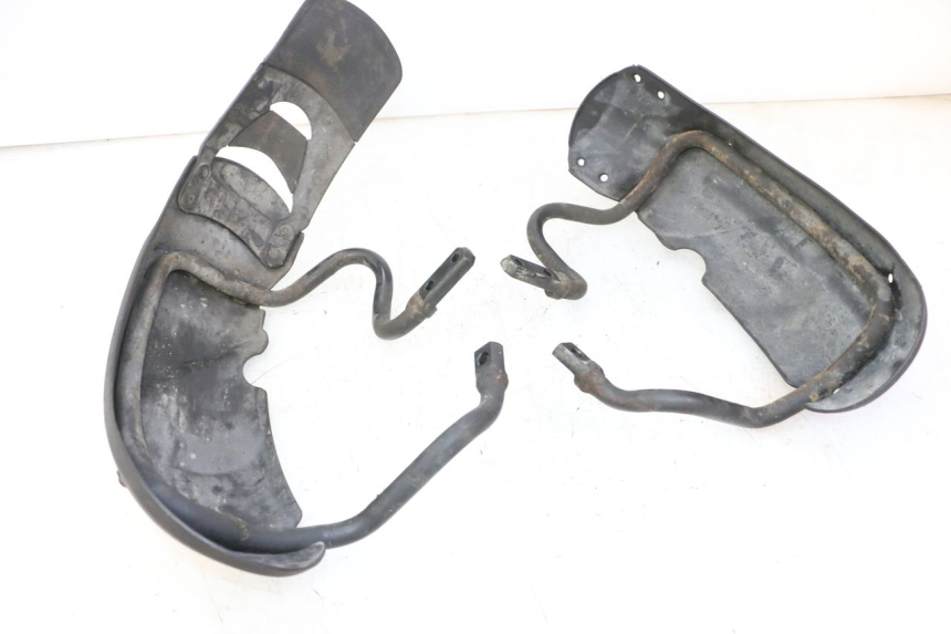 photo de GARDE BOUE AVANT PIAGGIO MP3 RL 250 (2007 - 2010)