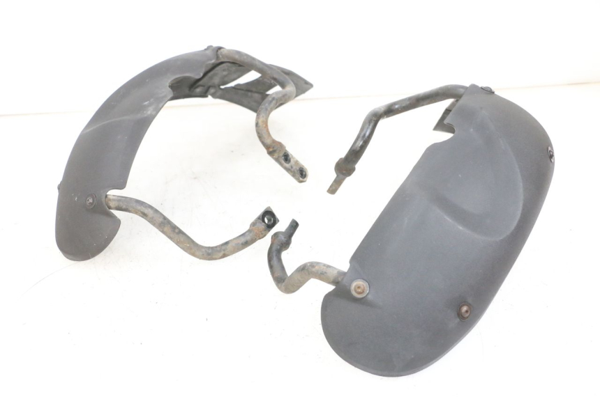 photo de GARDE BOUE AVANT PIAGGIO MP3 RL 250 (2007 - 2010) - Vue principale