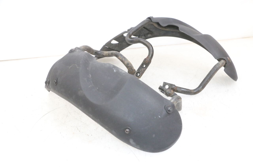 photo de GARDE BOUE AVANT PIAGGIO MP3 RL 250 (2007 - 2010) - Points de fixation