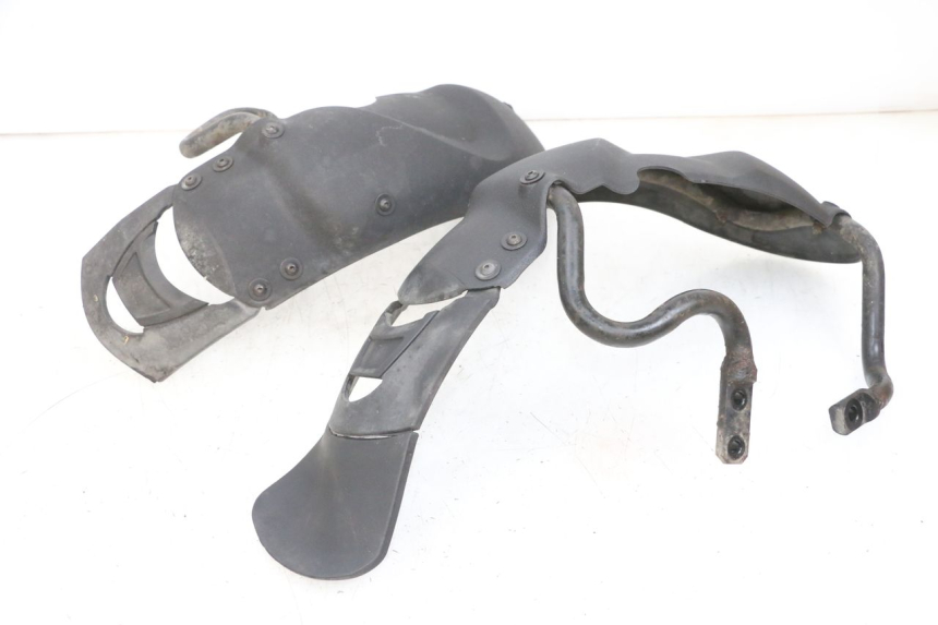 photo de GARDE BOUE AVANT PIAGGIO MP3 RL 250 (2007 - 2010) - État de surface