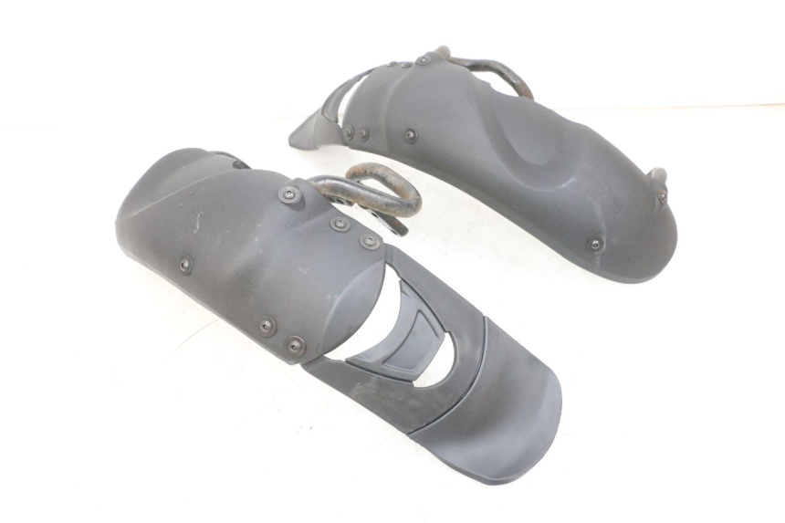 photo de GARDE BOUE AVANT PIAGGIO MP3 RL 250 (2007 - 2010) - Marquages et références