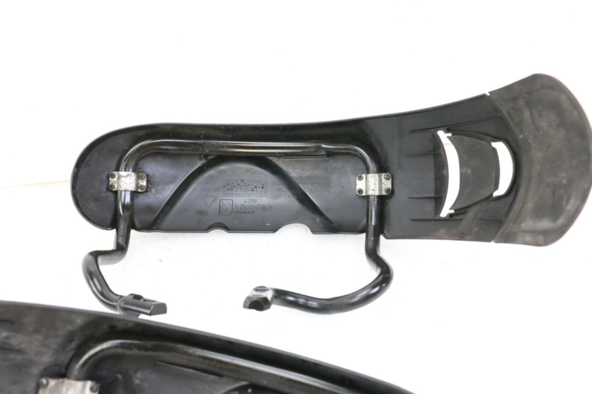 photo de GARDE BOUE AVANT PIAGGIO MP3 500 (2014 - 2016)