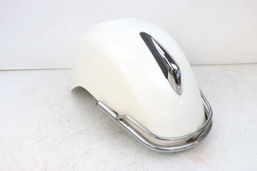 photo de GARDE BOUE AVANT PIAGGIO VESPA GTS SUPER IE 125 (2009 - 2016) - Pièce contrôlée