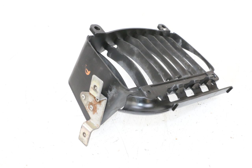 photo de GRILLE RADIATEUR DROITE PIAGGIO VESPA GTS SUPER IE 125 (2009 - 2016) - Gros plan technique
