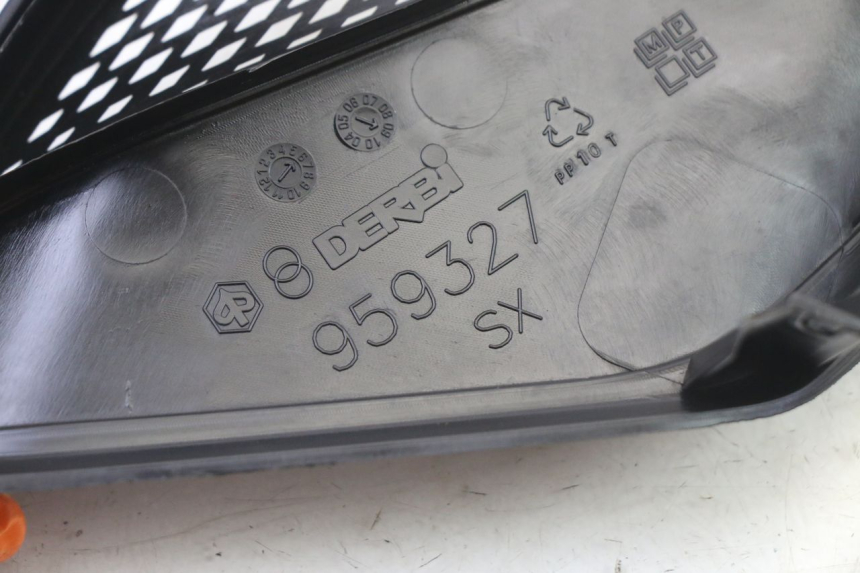 photo de GRILLE RADIATEUR GAUCHE PIAGGIO NRG POWER PUREJET 50 (2018 - 2021)