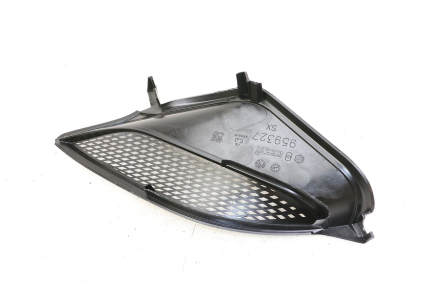 photo de GRILLE RADIATEUR GAUCHE PIAGGIO NRG POWER PUREJET 50 (2018 - 2021)