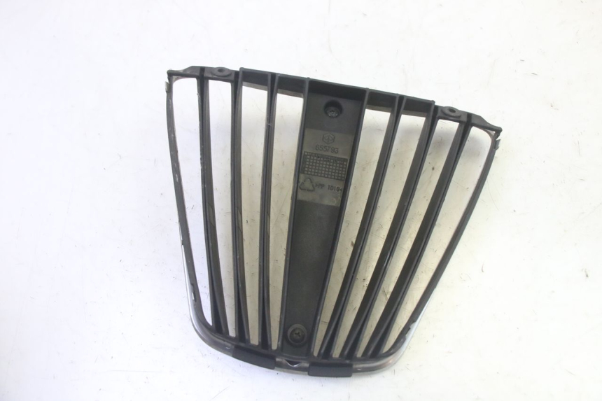 photo de GRILLE RADIATEUR PIAGGIO MP3 RL 250 (2007 - 2010) - Autre angle de vue