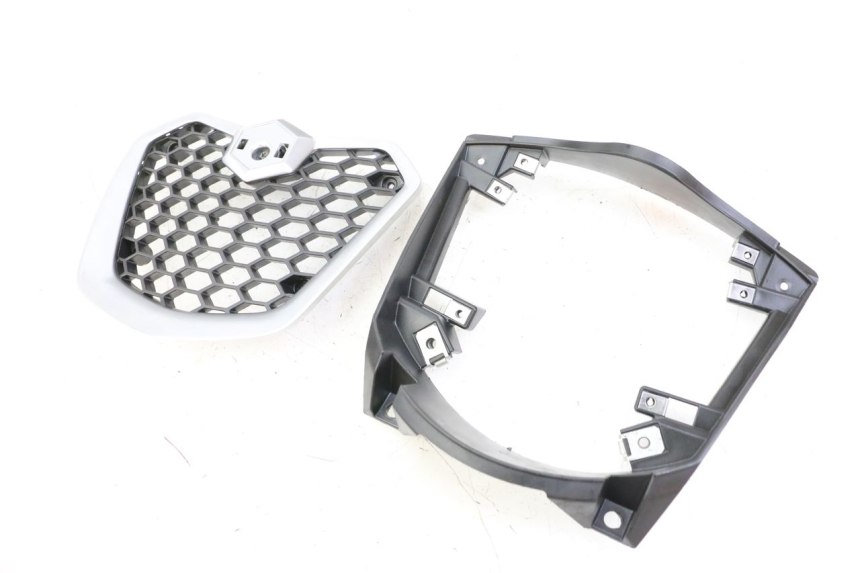 photo de GRILLE RADIATEUR PIAGGIO MP3 500 (2014 - 2016)