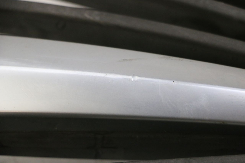 photo de GRILLE RADIATEUR PIAGGIO MP3 LT 400 (2007 - 2012)