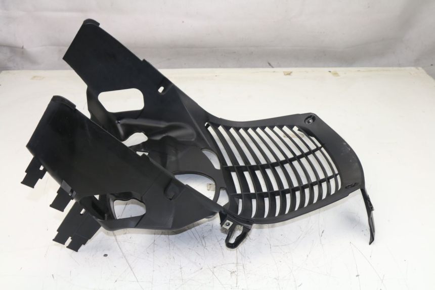 photo de GRILLE RADIATEUR YAMAHA X-MAX ABS 125 (2010 - 2014)