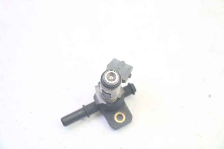 photo de INJECTEUR PIAGGIO MP3 LT 400 (2007 - 2012) - Gros plan technique