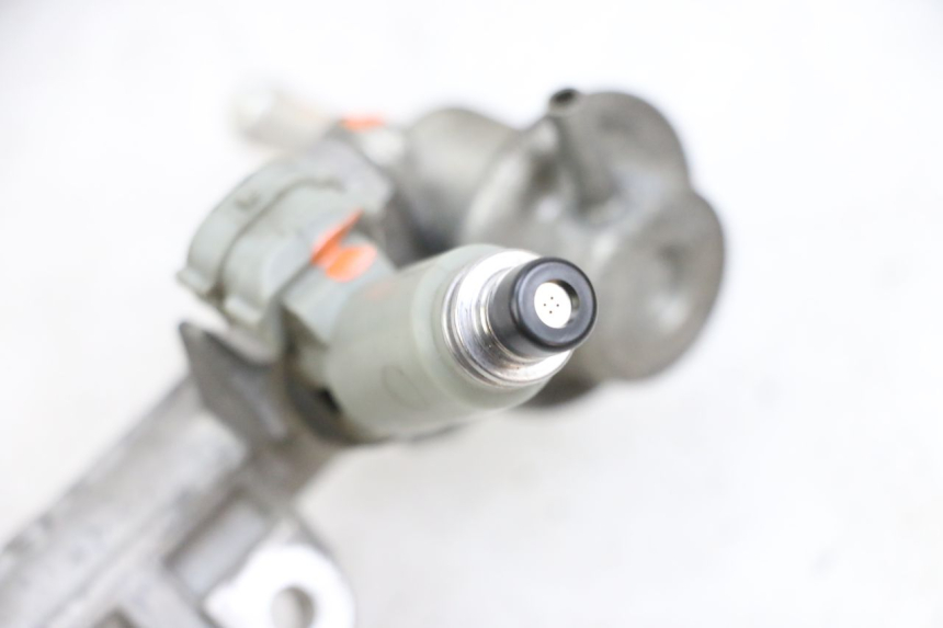 photo de INJECTEUR YAMAHA TDM ABS 900 (2002 - 2014) - Gros plan technique