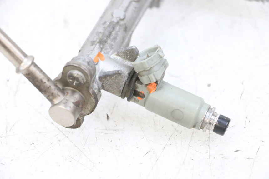 photo de INJECTEUR YAMAHA TDM ABS 900 (2002 - 2014) - Points de fixation