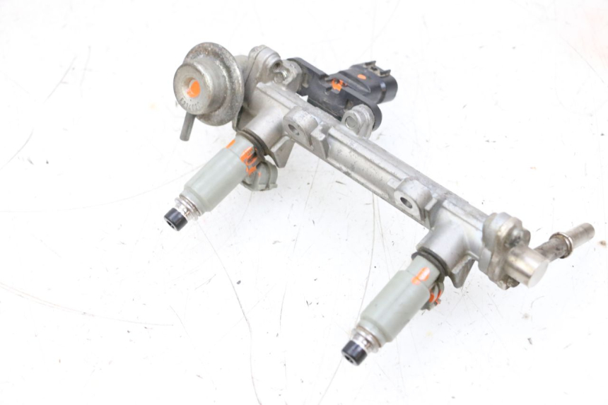 photo de INJECTEUR YAMAHA TDM ABS 900 (2002 - 2014) - Vue d’ensemble