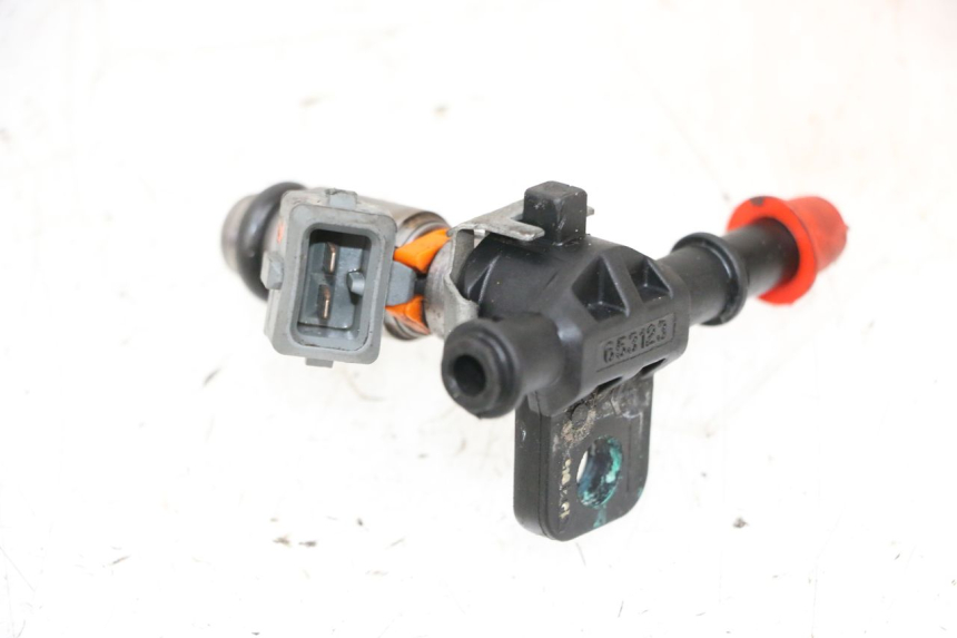 photo de INJECTEUR PIAGGIO VESPA GTS SUPER IE 125 (2009 - 2016) - Gros plan technique