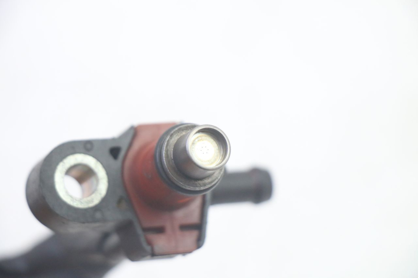 photo de INJECTEUR YAMAHA XMAX X-MAX 125 (2006 - 2009) - Autre angle de vue